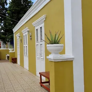  Apartamento Historic Building The Palm Backyard Studio-apartment Willemstad, Curacao Feel Away From